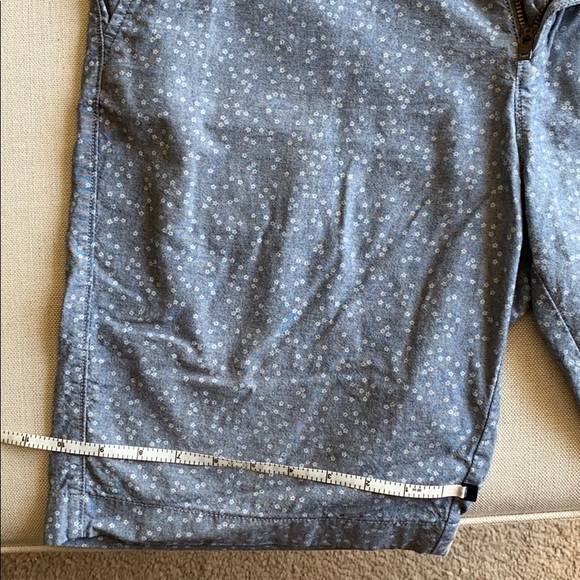 Men’s J.Crew Rivington Print Short - Picture 3 of 6